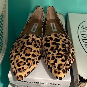 Steve Madden leopard shoe. Size 8. Feather style.